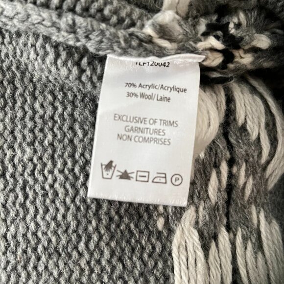 Cowichan style sweater XS - Picture 9 of 9